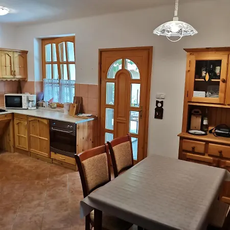 Eva Apartmanhaz 2 * Csopak