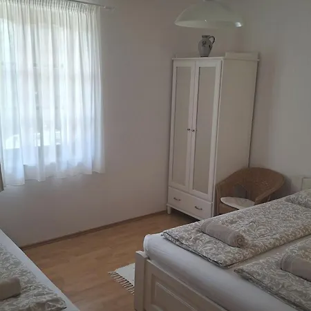 Eva Apartmanhaz 2 *